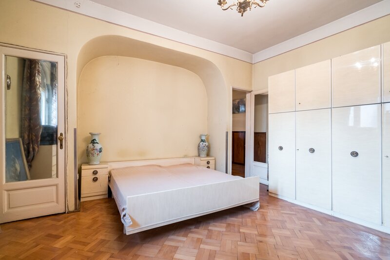 Cismigiu, Piata Victoriei, comision 0%, vila interbelica, curte libera 362 mp