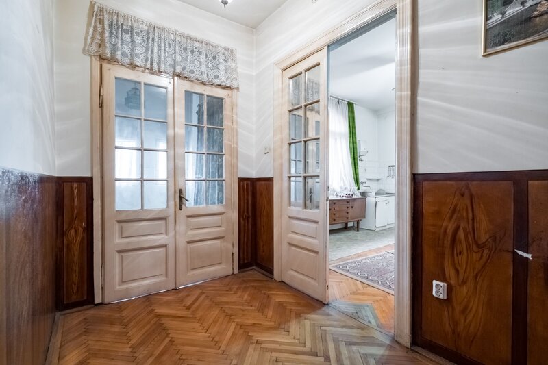 Cismigiu, Piata Victoriei, comision 0%, vila interbelica, curte libera 362 mp